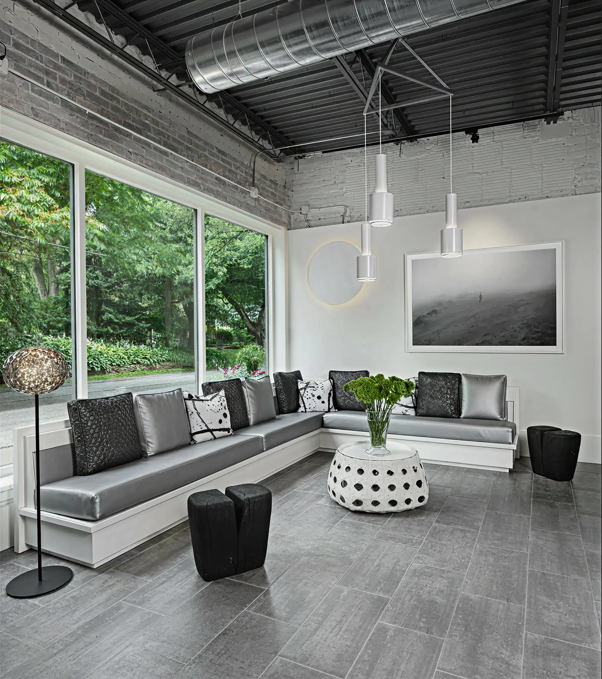 The Studio lounge at Sens Commons